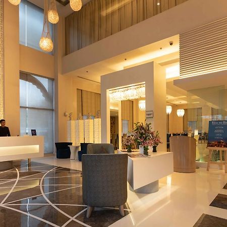 Clarens Hotel Гургаон Екстериор снимка