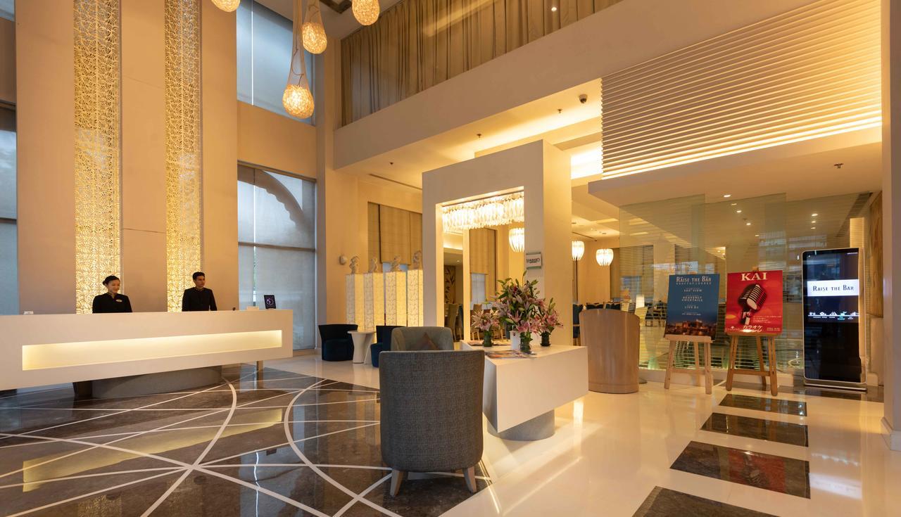 Clarens Hotel Гургаон Екстериор снимка
